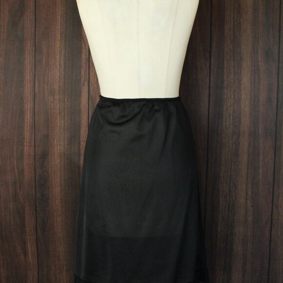 Vintage 1960s 1970s Half Slip, Carol Brent Black Nylon with Shamrock, Size Small - Picture 9 of 10